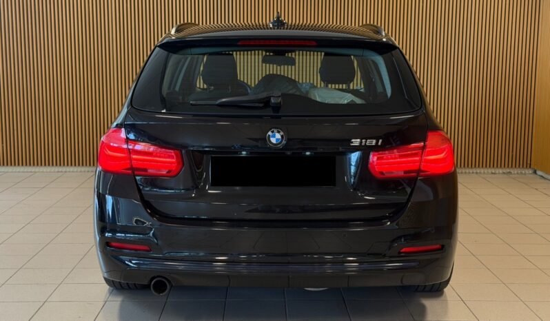 
								BMW 318i 136 ch Automatique — 2018 full									
