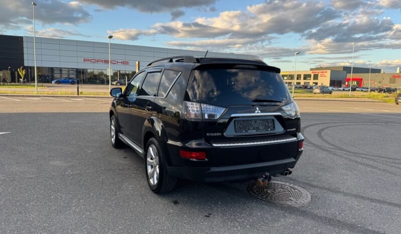 
								Mitsubishi Outlander 2.2 DI-D 156 ch 4×4 Automatique full									