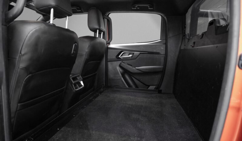 
								Isuzu D-Max 1.9 Double Cab Black Edition de 2021 full									