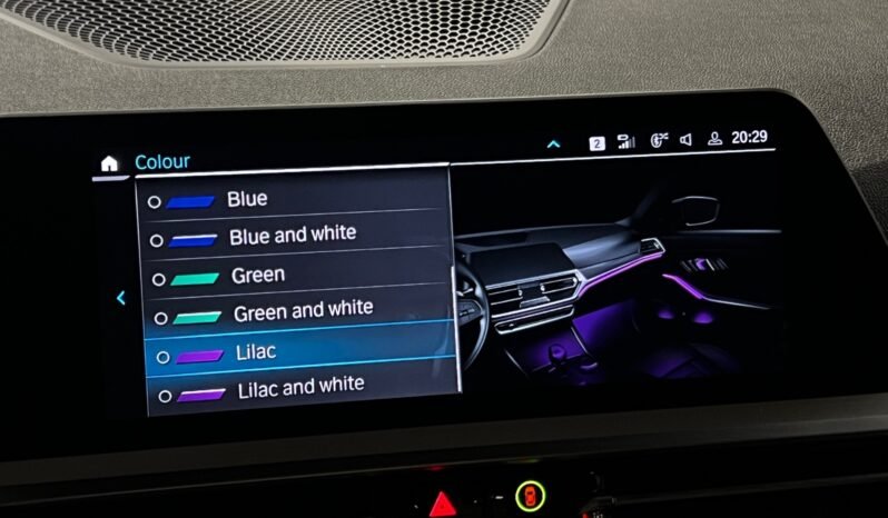 
								BMW 330e – Échappement sport – Live Cockpit – HUD – Apple CarPlay – Caméra arrière full									