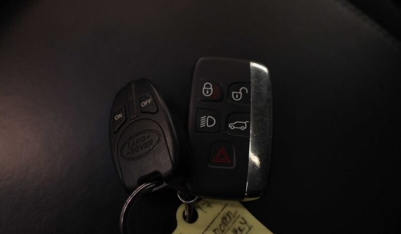 
								Land Rover Discovery 3.0 V6 R-Dynamic HSE 241 ch | Meridian | Webasto | ACC | Caméra | Attelage | Suspension pneumatique full									