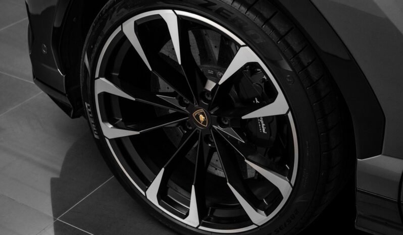 
								Lamborghini Urus 4.0 V8 650 ch – Night Vision, Massage, ADAS, Pano, Soft Close, Webasto, Crochet fixe full									