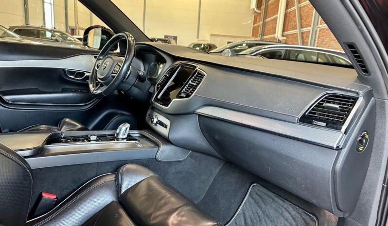 
								Volvo XC90 T8 408 ch R-Design — 2017 full									
