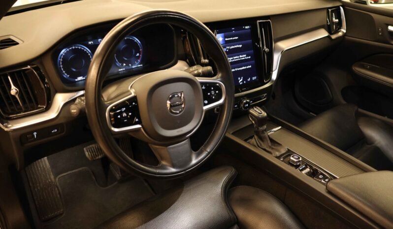 
								Volvo V60 Cross Country D4 190 ch AWD | Momentum | Automatique | Navigation | DAB+ | Chauffage | Crochet | Coffre de toit full									