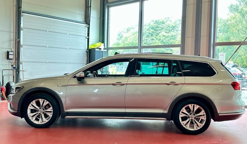 
								Volkswagen Passat Variant 2.0 TDI 190 ch 4MOTION — 2016 full									