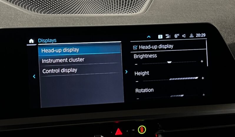 
								BMW 330e – Échappement sport – Live Cockpit – HUD – Apple CarPlay – Caméra arrière full									