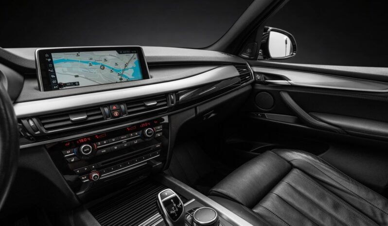 
								BMW X5 30d 258HK M-Sport, Affichage tête haute, Harman Kardon, toit panoramique, Webasto, HFest full									