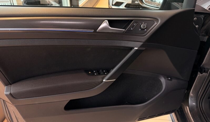 
								Volkswagen Golf VII GTE 1.4 TSI – HYBRIDE – DSG – CAMÉRA – CARPLAY – WEBASTO full									