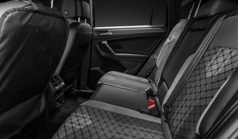 
								Volkswagen Tiguan eHybrid 245 ch R-Line, Caméra 360°, ACC, Matrix LED, Attelage, Norvégien full									
