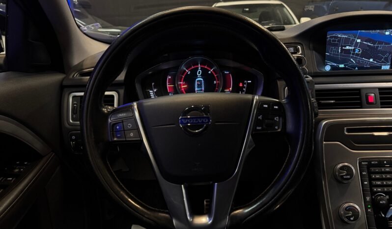 
								Volvo XC70 CUIR / AUTOMATIQUE / CONFORME AUX NORMES UE / Édition Dynamique / SERVICE / NAVIGATION full									