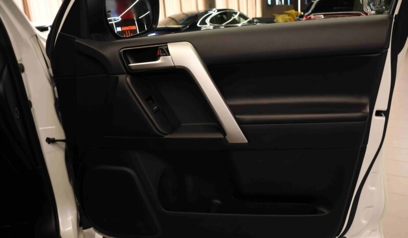 
								Toyota Land Cruiser GX 2.8 D-4D 204 ch | 4×4 | Black Pack | Suspension pneumatique | JBL | ACC | 360° | Garantie 10 ans full									
