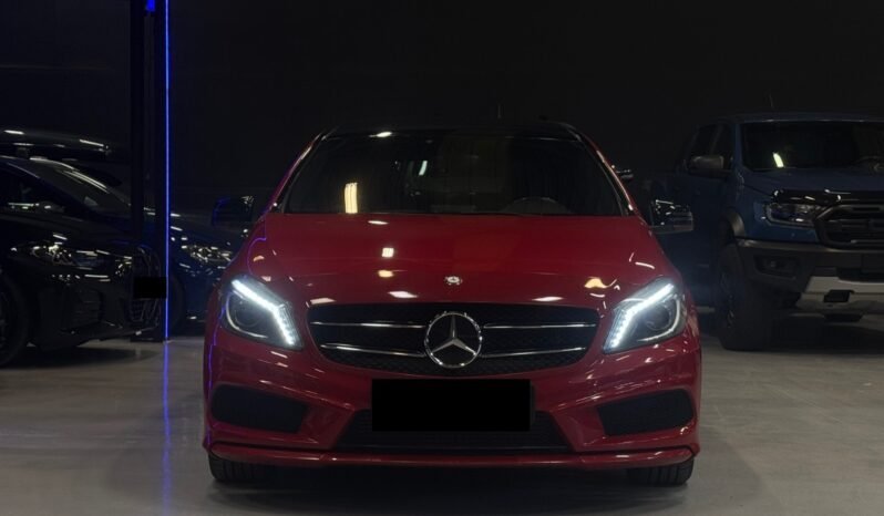 
								Mercedes-Benz Classe A 180 AMG de 2013, Automatique full									