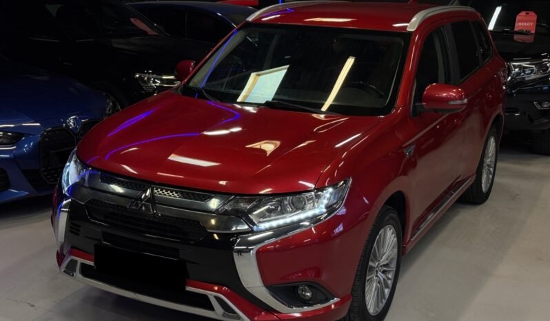 
								Mitsubishi Outlander 1 PROPRIÉTAIRE / PHEV / HYBRIDE / 4×4 / CONDUITE À DROITE / CAMÉRA À DROITE / NEUF UE full									