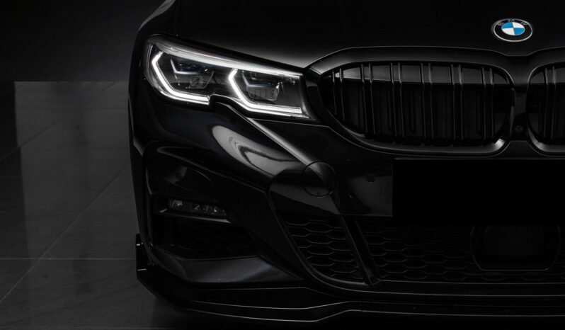 
								BMW 330e Berline xDrive M Sport / 292 ch / ACC / Affichage tête haute / Commande gestuelle / Cuir Vernasca / Laser / H-Fasten full									