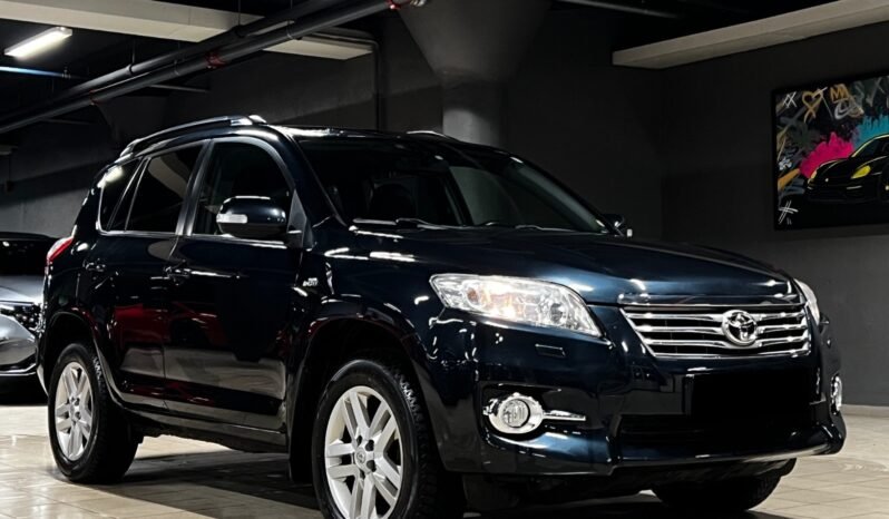 
								oyota RAV4 2.2 D-4D 150 ch – 4×4 – AUTOMATIQUE – CAMÉRA ARRIÈRE – GRIS – UE 11/2027 full									