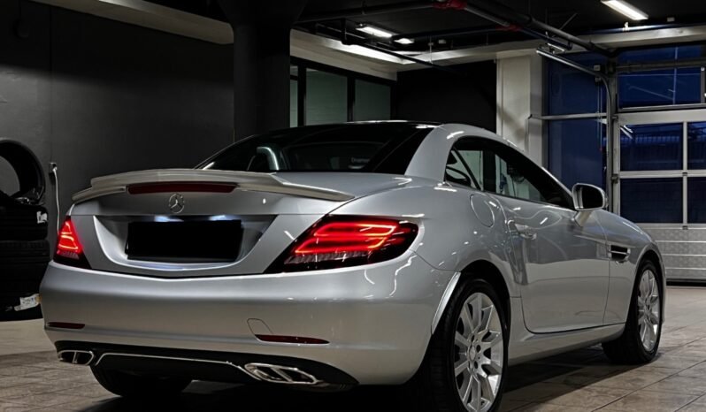 
								Mercedes-AMG SLC 43 de 2017 full									