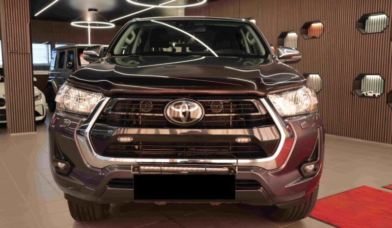 
								Toyota Hilux 2.8 D-4D 204 ch 4×4 | Automatique | Caméra de recul | Feux de travail | Attelage 3 500 kg | Garantie 10 ans full									