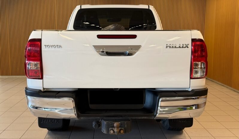 
								Toyota Hilux 2.4 D-4D 150 ch X-Cab SR | 4×4 | Manuel | Attelage | Climatisation | Caméra de recul full									