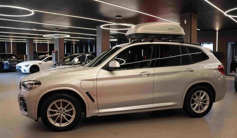 
								BMW X3 xDrive30e M Sport | Hybride | 293 ch | Cuir | ACC | Caméra de recul | Support de toit | Coffre de toit full									