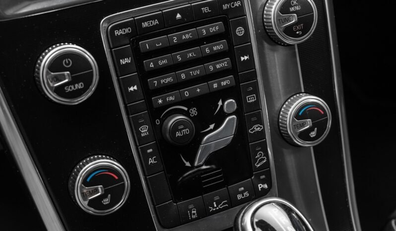
								Volvo XC60 D5 215 ch Polestar R-Design – Régulateur de vitesse adaptatif – Navigation – Cuir – Harman Kardon – Toit panoramique – HFes full									
