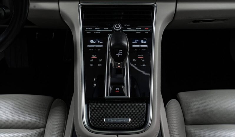 
								Porsche Panamera Turbo 550 ch | Sport Chrono | Burmester | PAW | Essieu arrière directionnel | Soft Close | Night Vision full									