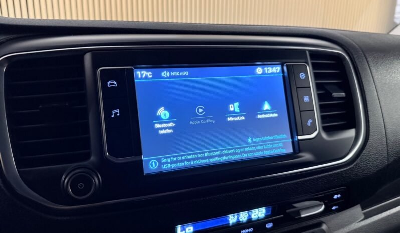 
								Peugeot Expert 2.0 BlueHDi 177 ch, millésime 2019, affichant 140 000 km. full									