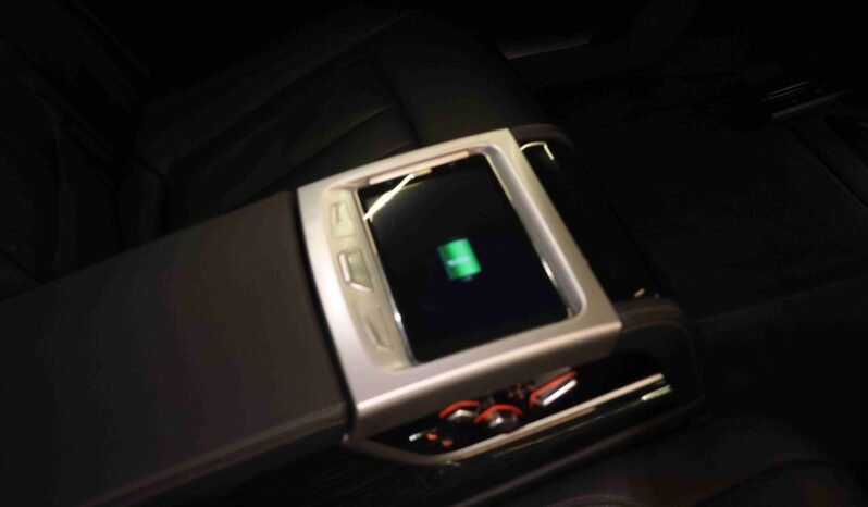 
								BMW 740Le xDrive iPerformance M Sport | HUD | ACC | Soft-Close | Pano | Laser | B&W full									