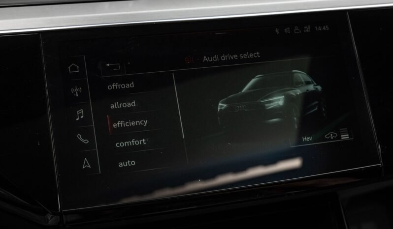 
								Audi e-tron 55 S-LINE Black Optics, B&O, ACC, 360 g, Panoramique, Matrix, Montage H full									