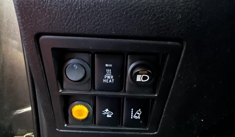 
								Toyota Hilux Arctic Trucks AT37 2018 full									