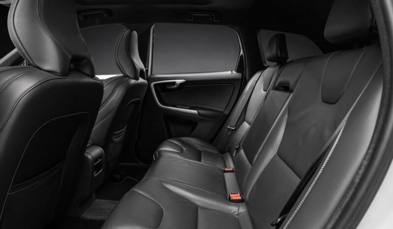 
								Volvo XC60 D5 215 ch Polestar R-Design – Régulateur de vitesse adaptatif – Navigation – Cuir – Harman Kardon – Toit panoramique – HFes full									