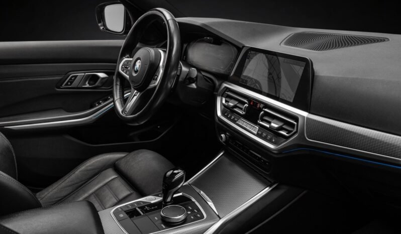 
								BMW 330e Berline xDrive M Sport / 292 ch / ACC / Affichage tête haute / Commande gestuelle / Cuir Vernasca / Laser / H-Fasten full									