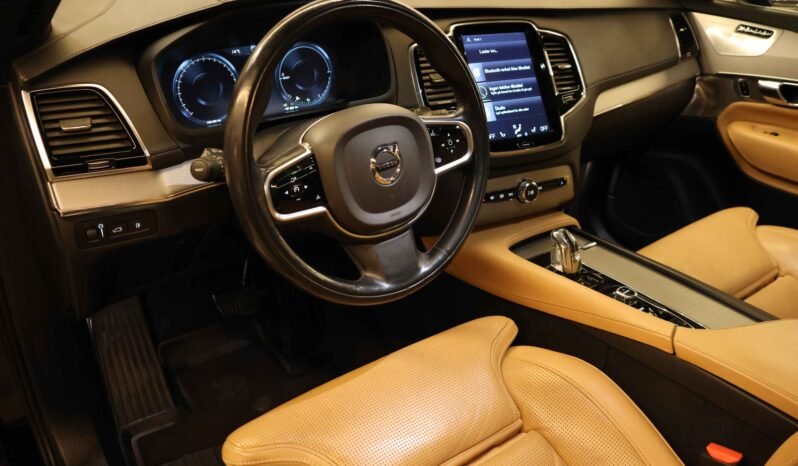 
								Volvo XC90 T8 AWD Inscription | 7 Places | Cuir | Air | B&W | ACC | Pano | Crochet full									