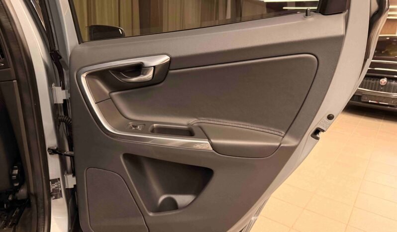 
								Volvo XC60 D4 AWD Summum | Cuir | ACC | Chauffage | Crochet | Mémoire | Navigation full									