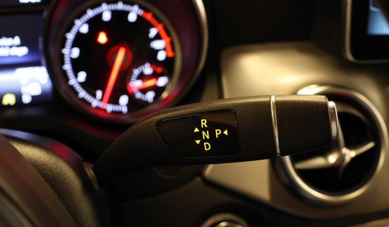 
								Mercedes-Benz GLA 220 4MATIC | 184 ch | LED | Caméra de recul | DAB | Navigation | Keyless | Crochet d’attelage full									