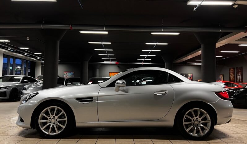 
								Mercedes-AMG SLC 43 de 2017 full									
