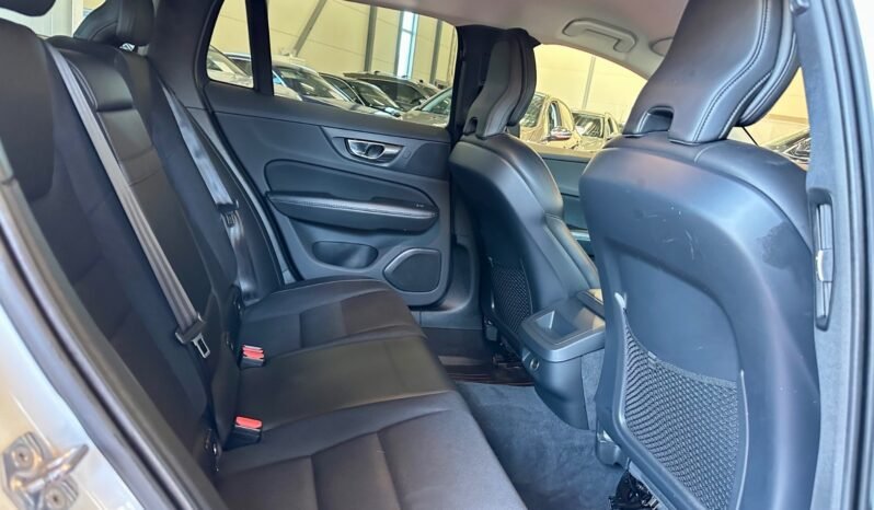 
								Volvo V60 D3 150 ch AWD Automatique — 2019 full									