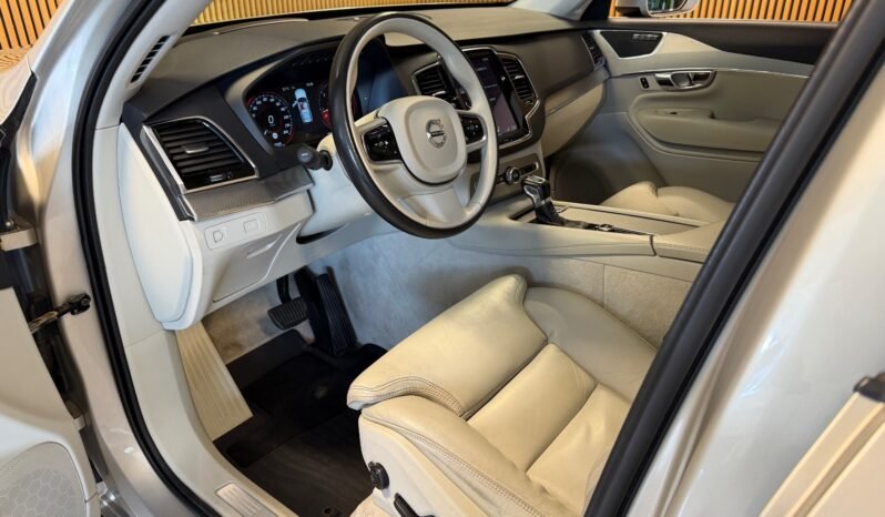 
								Volvo XC90 D5 233 ch | Polestar | Cuir | Panoramique | Crochet | Excellent état full									
