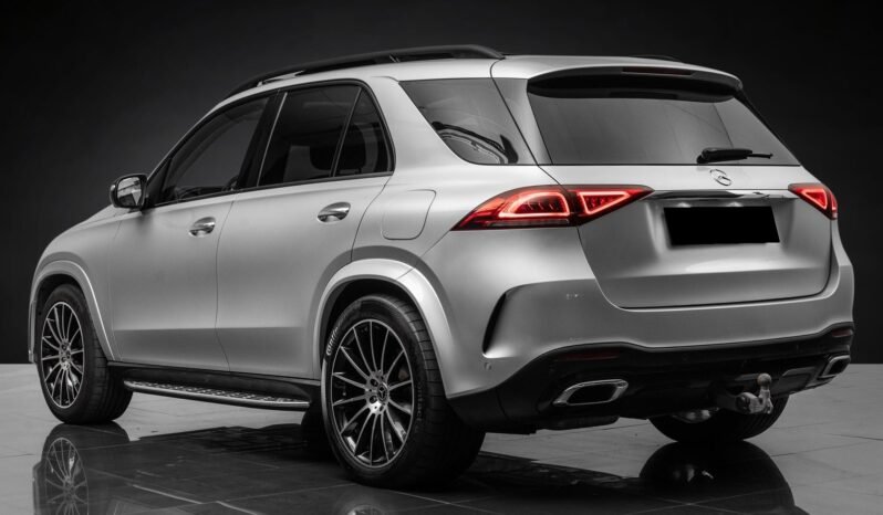 
								Mercedes-Benz GLE 350 de 4MATIC AMG Line / 2x AMG / Affichage tête haute / Premium+ / Burmester / Toit panoramique / Night Package / Hybride rechargeable / Norvégien full									