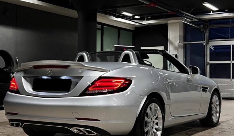 
								Mercedes-AMG SLC 43 de 2017 full									