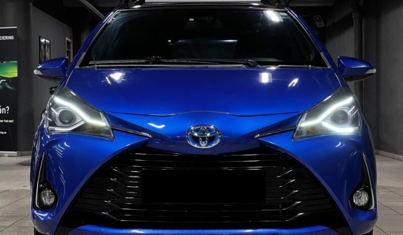 
								Toyota Yaris Pano – Navi – Régulateur – Caméra arrière – Anglaise full									