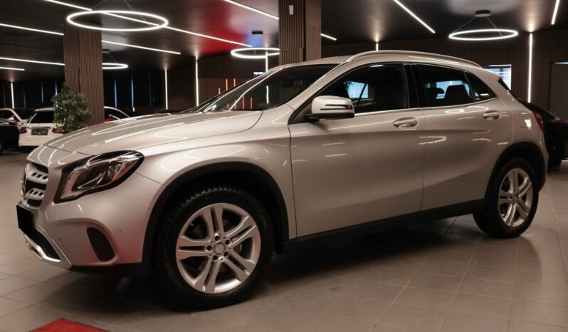 
								Mercedes-Benz GLA 220 4MATIC | 184 ch | LED | Caméra de recul | DAB | Navigation | Keyless | Crochet d’attelage full									