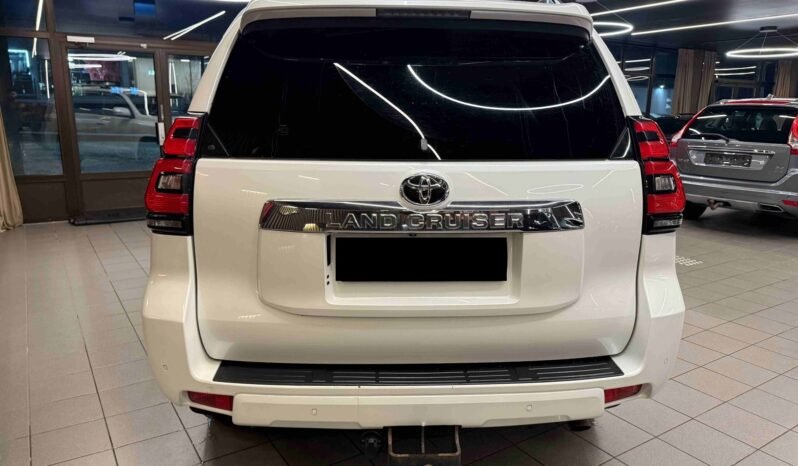 
								Toyota Land Cruiser GX 2.8 D-4D 177 ch | 4×4 | Automatique | ACC | 360° | Webasto | Attelage | Éclairage supplémentaire full									