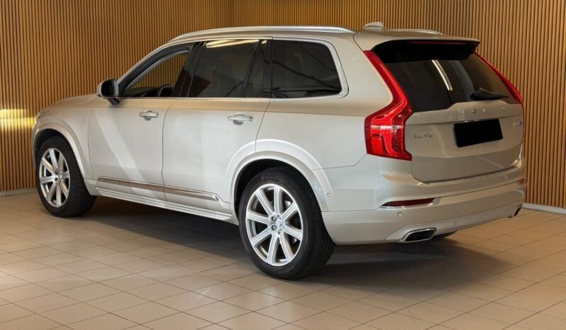 
								Volvo XC90 D5 233 ch | Polestar | Cuir | Panoramique | Crochet | Excellent état full									