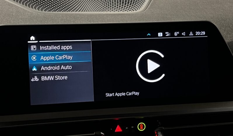 
								BMW 330e – Échappement sport – Live Cockpit – HUD – Apple CarPlay – Caméra arrière full									