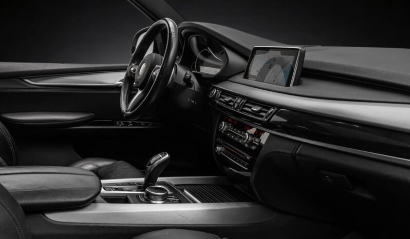 
								BMW X5 30d 258HK M-Sport, Affichage tête haute, Harman Kardon, toit panoramique, Webasto, HFest full									