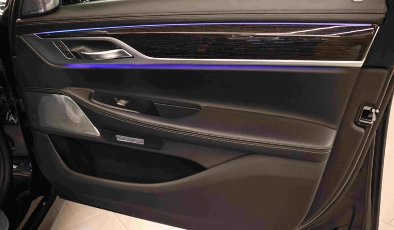 
								BMW 740Le xDrive iPerformance M Sport | HUD | ACC | Soft-Close | Pano | Laser | B&W full									