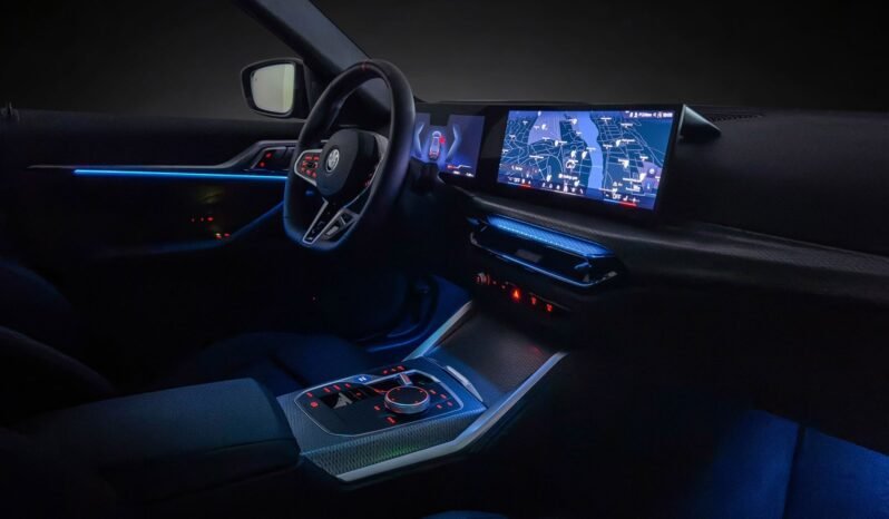 
								BMW i4 M50 xDrive Fully Charged – HUD, Harman Kardon, Cuir, Attelage, Norsk, BSI full									