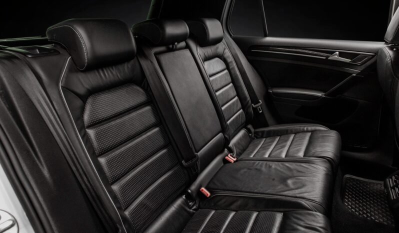 
								Volkswagen Golf VII R 310 ch restylée 4MOTION, ActiveInfo, DynAudio, Cuir, LED full									