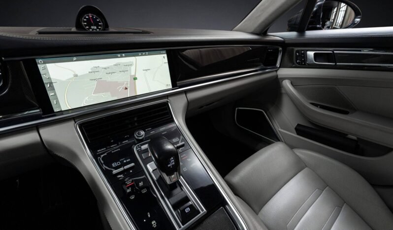 
								Porsche Panamera Turbo 550 ch | Sport Chrono | Burmester | PAW | Essieu arrière directionnel | Soft Close | Night Vision full									
