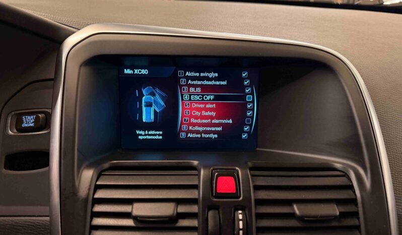 
								Volvo XC60 D4 AWD Summum | Cuir | ACC | Chauffage | Crochet | Mémoire | Navigation full									